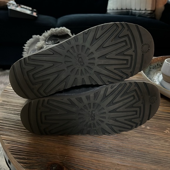 Ugg Bailey button gray size 7 - Picture 10 of 10